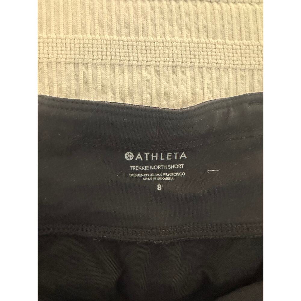 Athleta 8 Trekkie North Shorts - Picture 4 of 4